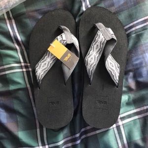 Size 9 Teva Quincy Dark Grey Flip Flops
